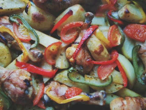 Индейка, запечённая с овощами